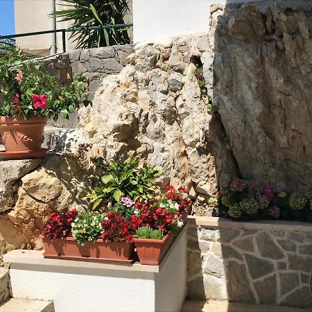 Apartments Tonkita With Jacuzzi Makarska Kültér fotó