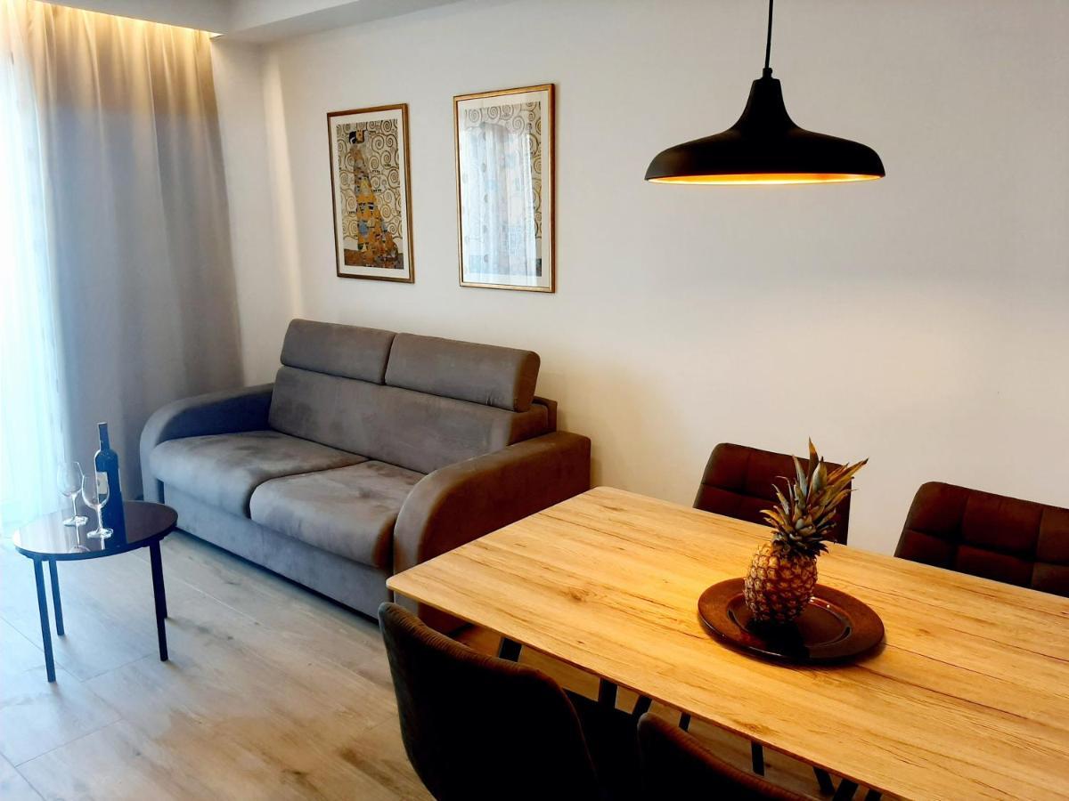 Apartments Tonkita With Jacuzzi Makarska Kültér fotó