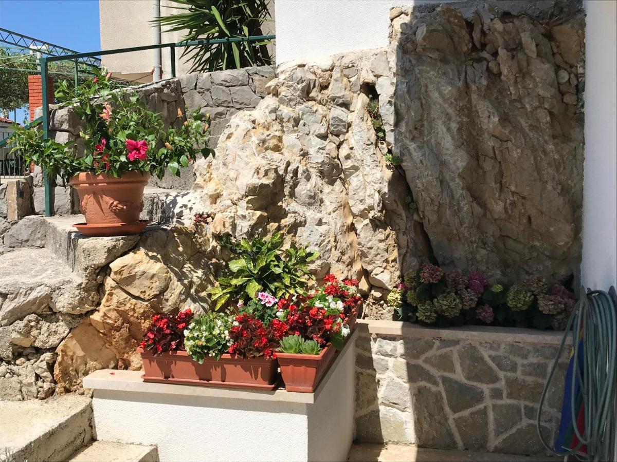 Apartments Tonkita With Jacuzzi Makarska Kültér fotó