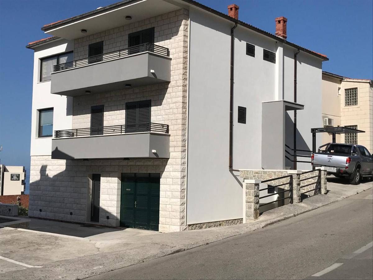 Apartments Tonkita With Jacuzzi Makarska Kültér fotó