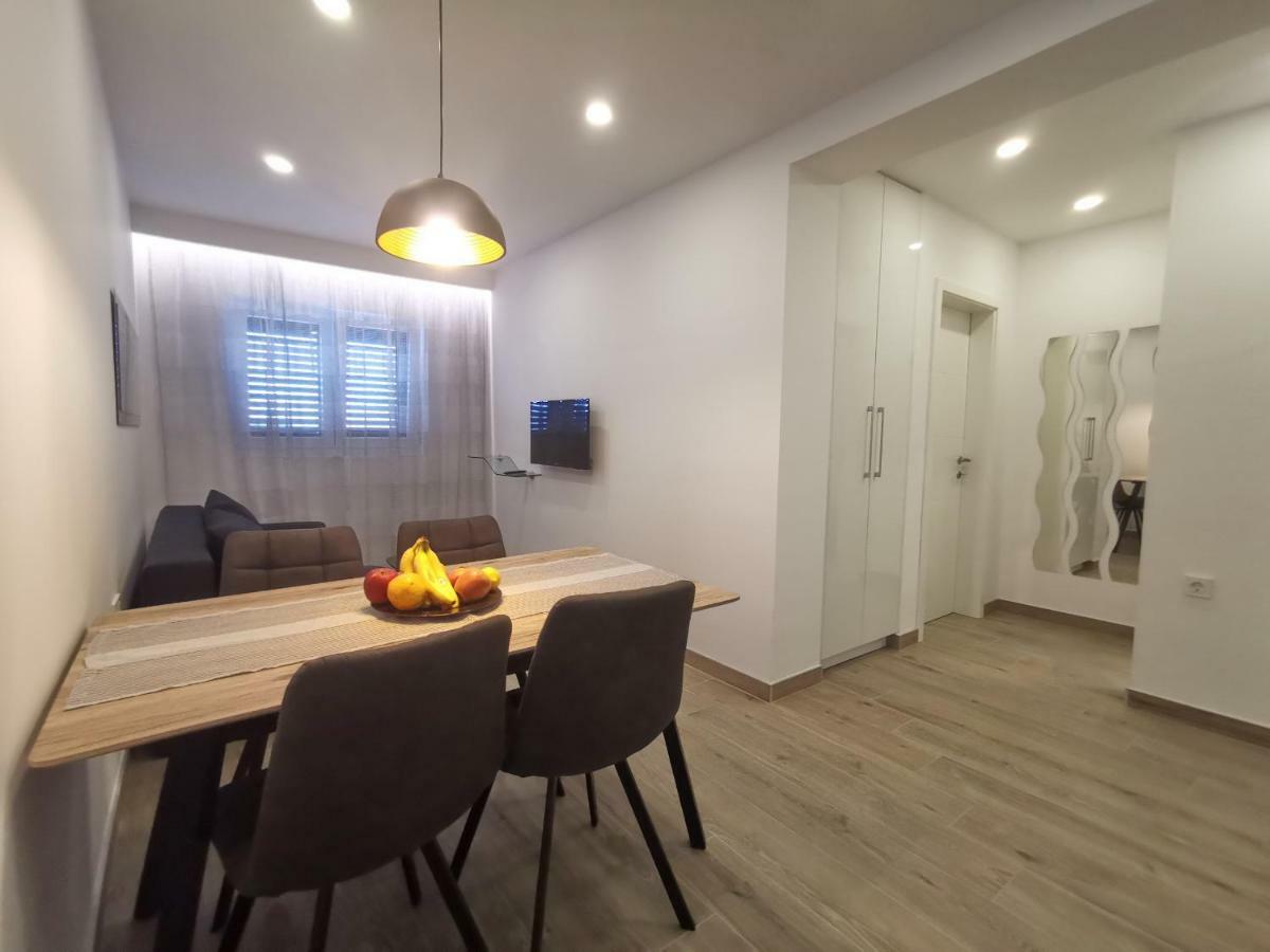 Apartments Tonkita With Jacuzzi Makarska Kültér fotó