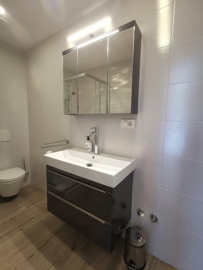 Apartments Tonkita With Jacuzzi Makarska Kültér fotó