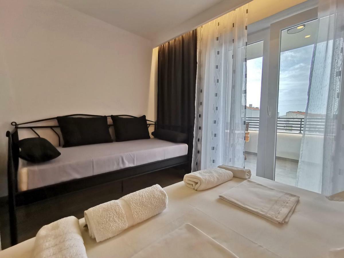 Apartments Tonkita With Jacuzzi Makarska Kültér fotó