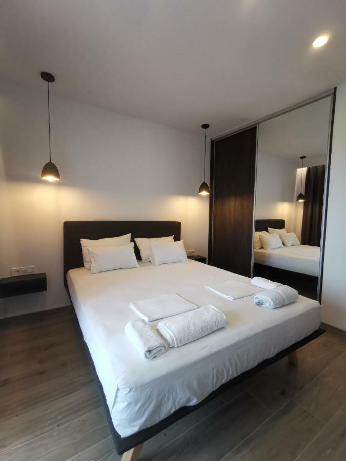 Apartments Tonkita With Jacuzzi Makarska Kültér fotó