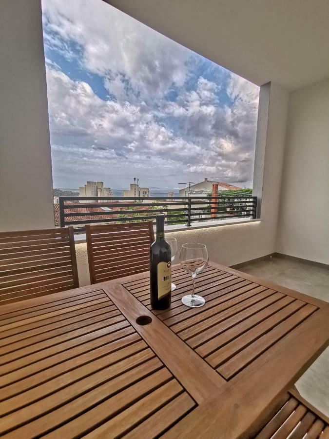 Apartments Tonkita With Jacuzzi Makarska Kültér fotó