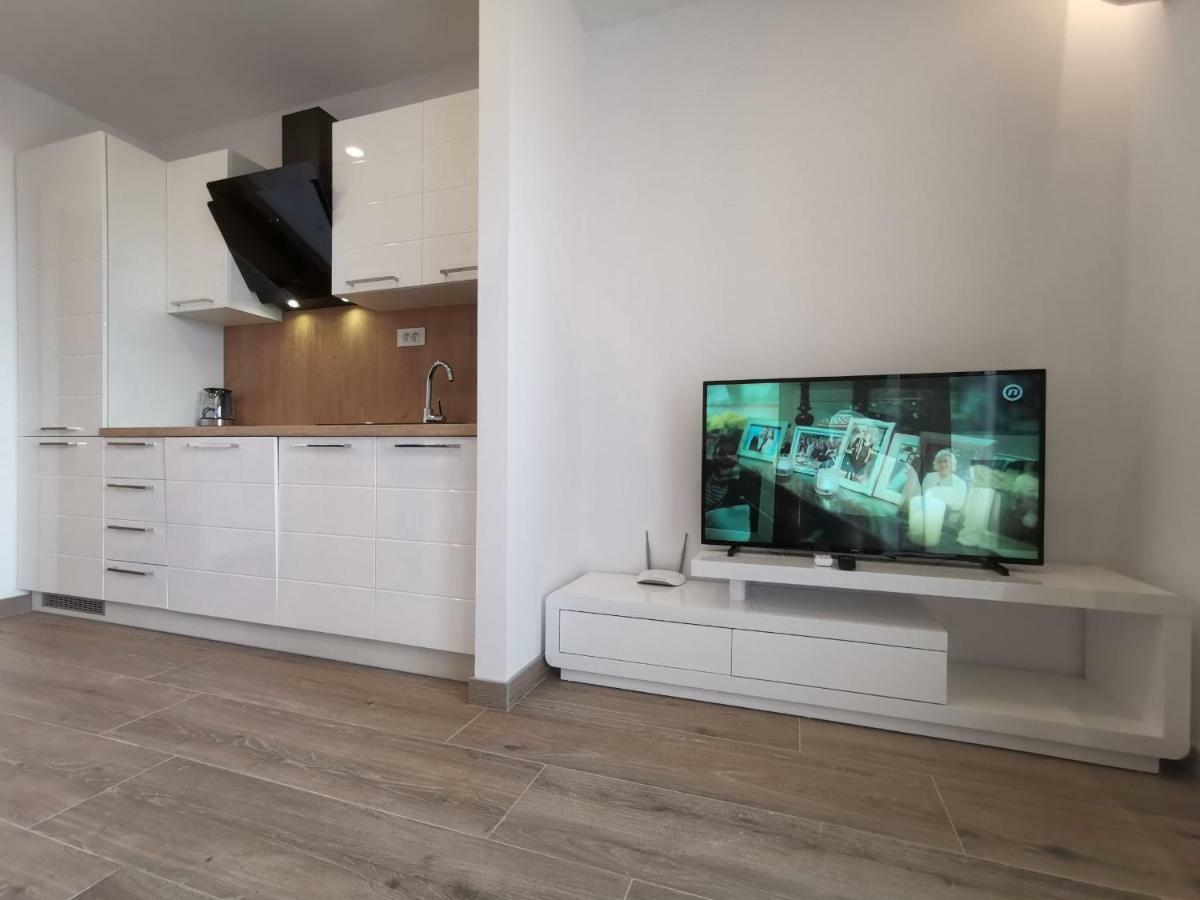 Apartments Tonkita With Jacuzzi Makarska Kültér fotó