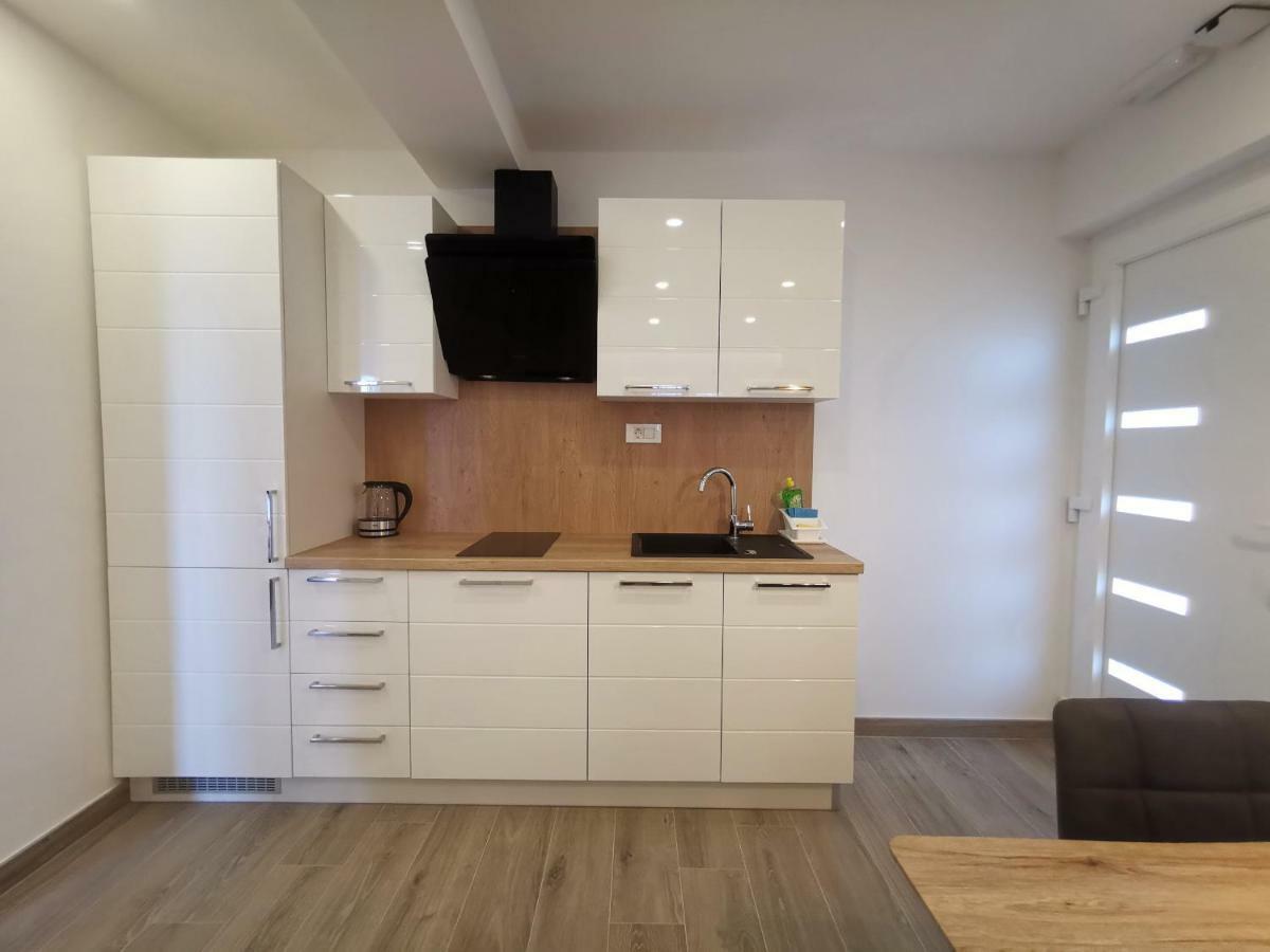 Apartments Tonkita With Jacuzzi Makarska Kültér fotó